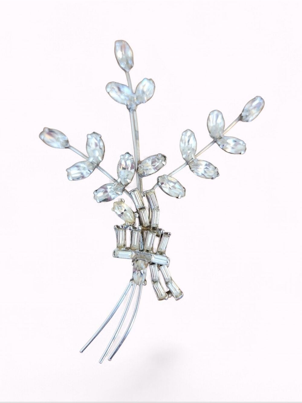 VINTAGE RHINESTONE FLORAL SPRAY BROOCH SILVER
